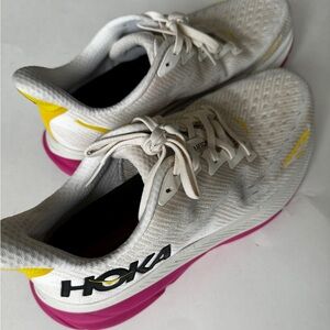 Hoka Clifton 9